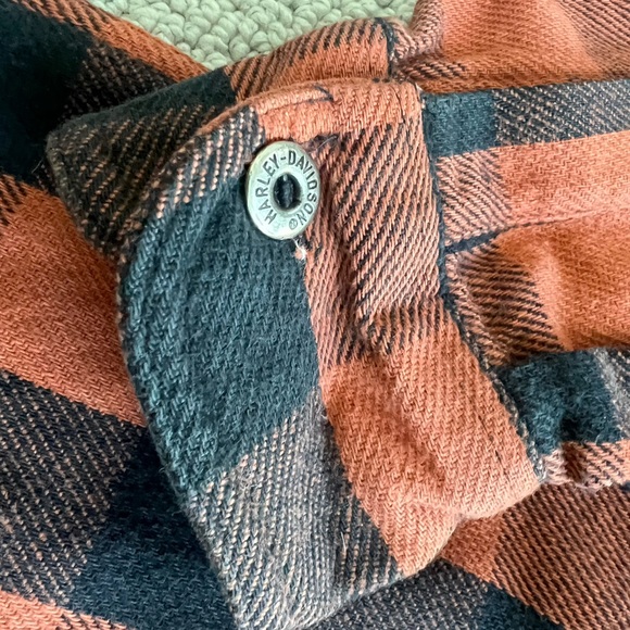 Harley Davidson women’s XS plaid Buffalo print button up shirt - Picture 4 of 6